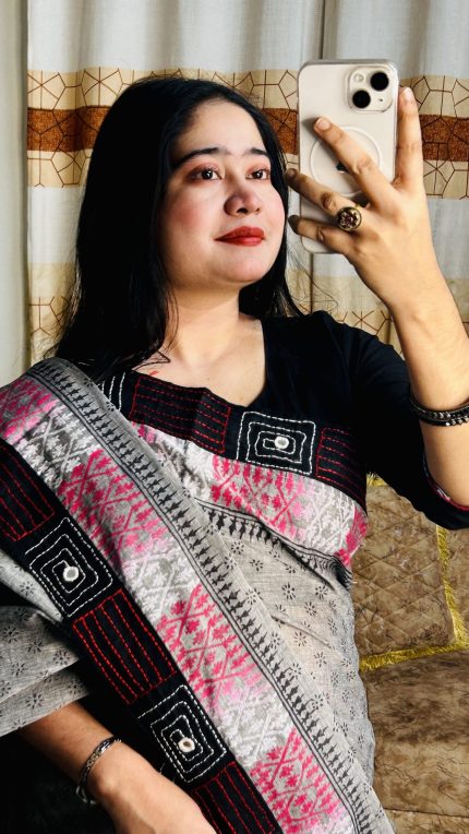 সুতার কাজের প্রিমিয়াম সুতি শাড়ি ১০০% পিওর কটন
